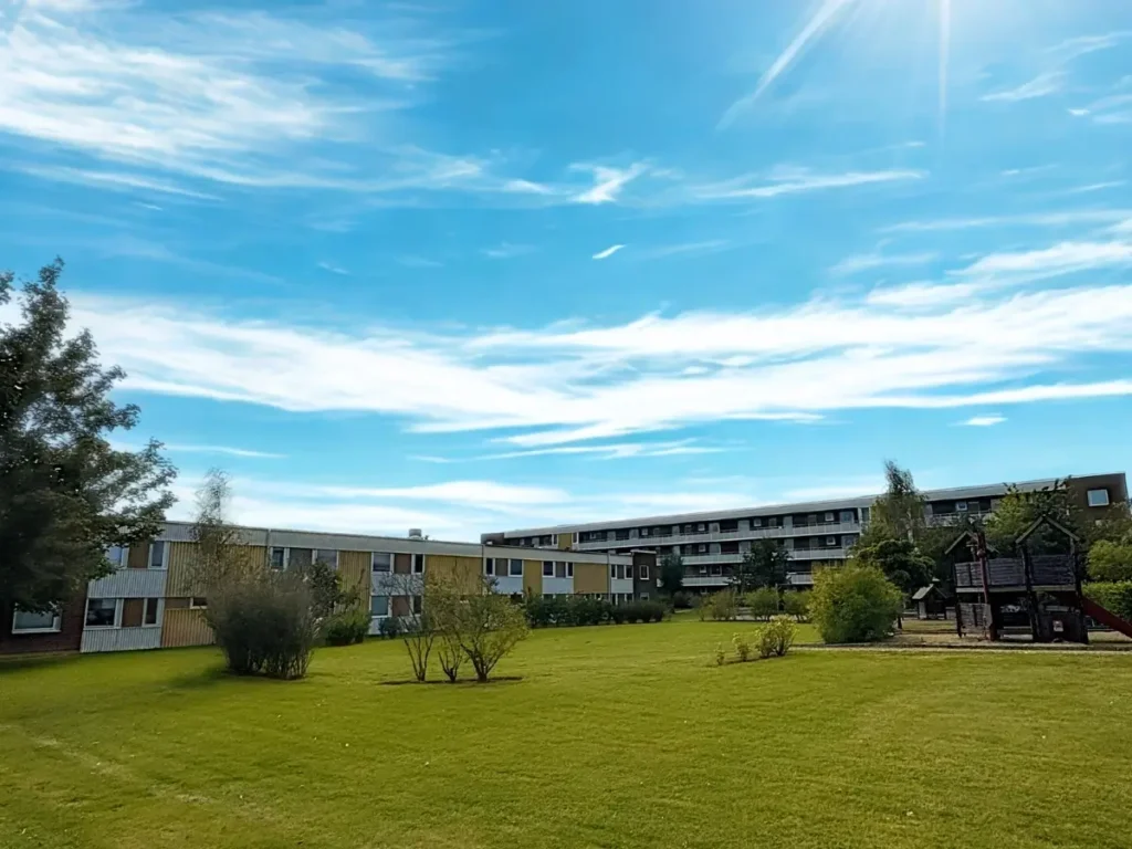 Två fasader på BRF Bergegård
